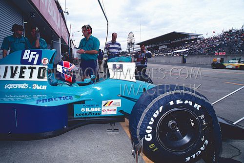 Jan Lammers - March - GP Japan - 1992-07.jpg