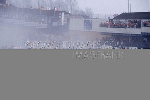 Alain Prost, Williams F1, Start European GP, Donington, 1993.jpg