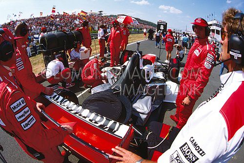 David Coulthard, McLaren, F1 Grid Hungarian GP, 1996.JPG