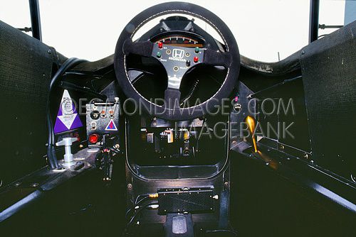 McLaren F1, cockpit, 1991 .JPG