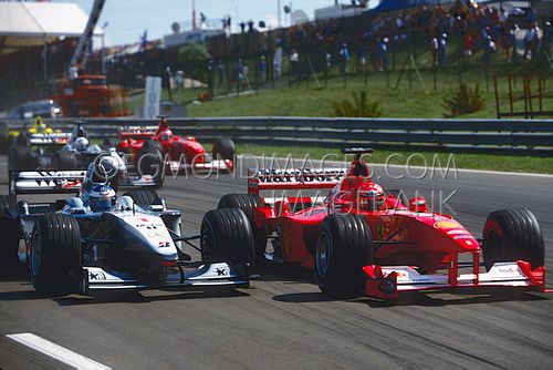 Michael Schumacher en Mika Hakkinen, Start GP Hongarije, 2000-2.jpg