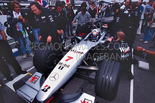 David Coulthard, McLaren Mercedes, GP Brazil, 1998-2.jpg